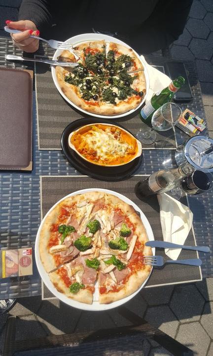 Etna Pizzeria Bistro